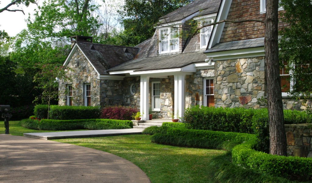 A meticulously maintained front landscape in Houston, Texas.
