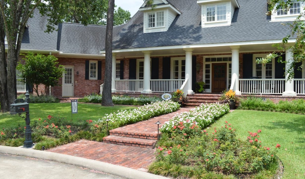 A vibrant spring landscape in Houston, Texas.