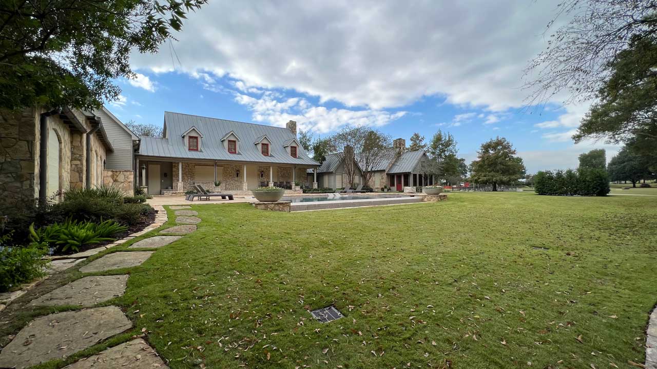 Landscape architecture and installation in Waller, Texas