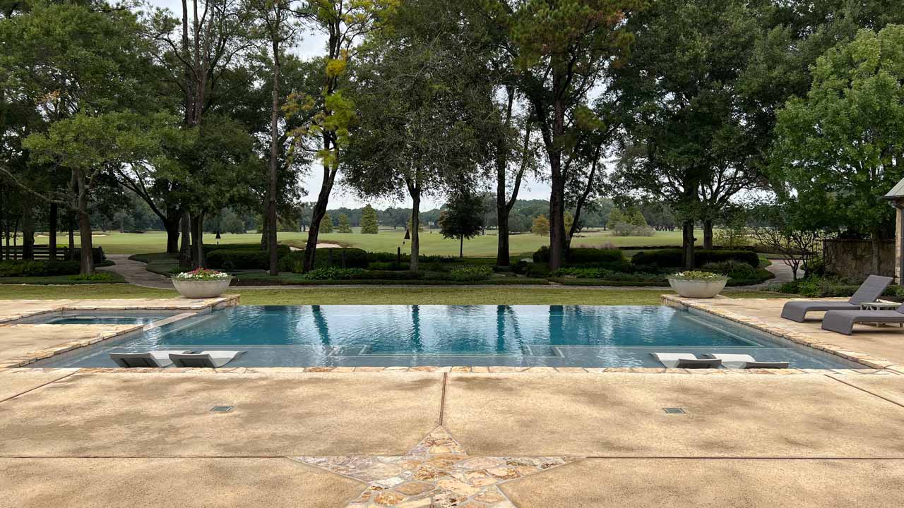 Custom swimming pool